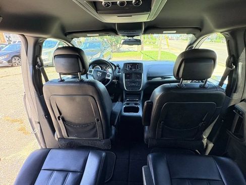 Used 2018 Dodge Grand Caravan GT FWD image 12