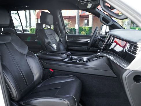 Used 2022 Jeep Wagoneer Series III w/ Rear Seat Video Group 1 image 43