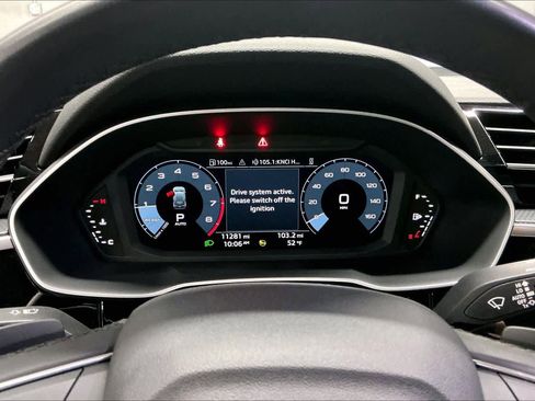 Used 2023 Audi Q3 2.0T Premium w/ Black Optic Sport Package image 22