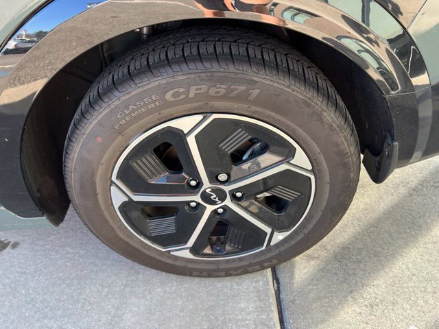 Used 2024 Kia Niro FWD image 23