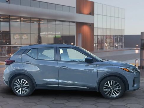 Used 2023 Nissan Kicks SR w/ SR Premium Package FWD image 15