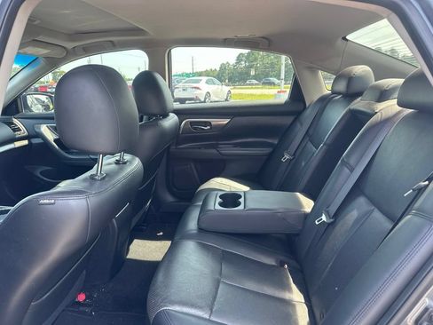 Used 2015 Nissan Altima 2.5 SL w/ Technology Package FWD image 11