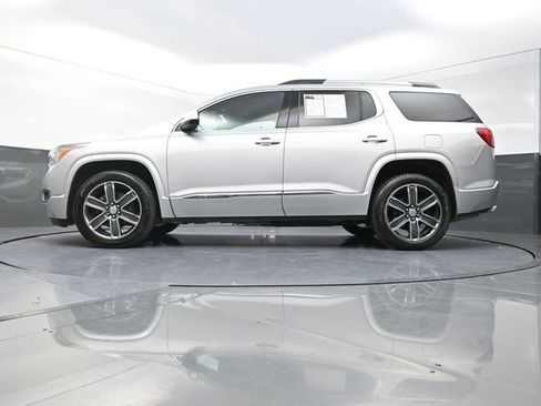 Used 2017 GMC Acadia Denali image 22