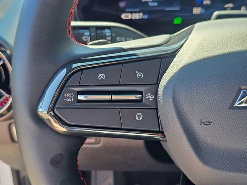 Used 2025 Chevrolet Equinox EV RS w/ Active Safety Package 3 AWD/4WD image 27