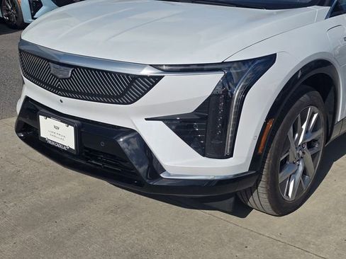 New 2026 Cadillac Optiq Luxury 1 RWD image 10