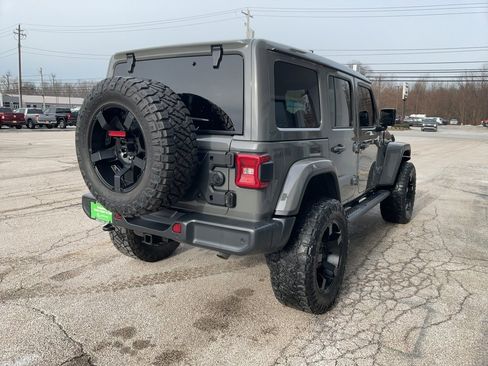 Used 2020 Jeep Wrangler Unlimited Sahara image 7