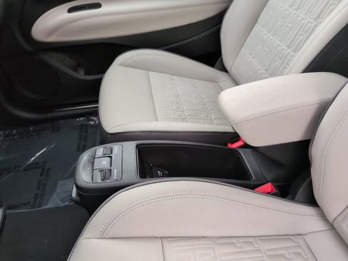 Used 2024 FIAT 500 e FWD image 30