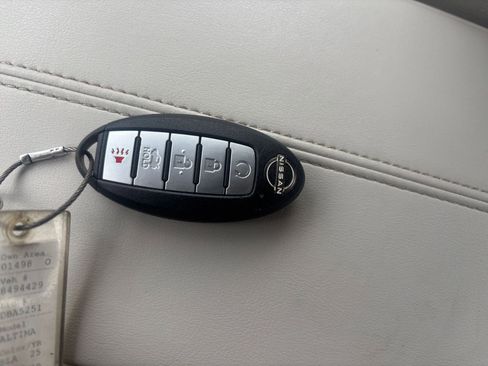 Used 2025 Nissan Altima 2.5 SV FWD image 24