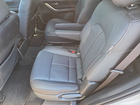 Used 2024 MAZDA CX-90 Plug-In Hybrid w/ Premium Pkg image 19