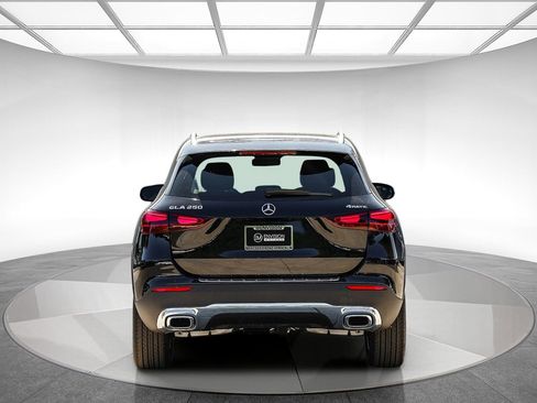 New 2026 Mercedes-Benz GLA 250 4MATIC image 3