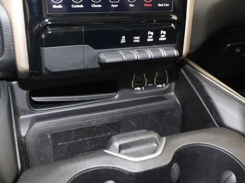 Used 2020 RAM 1500 Laramie AWD/4WD image 34
