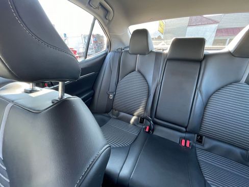 Used 2021 Toyota Camry SE image 38