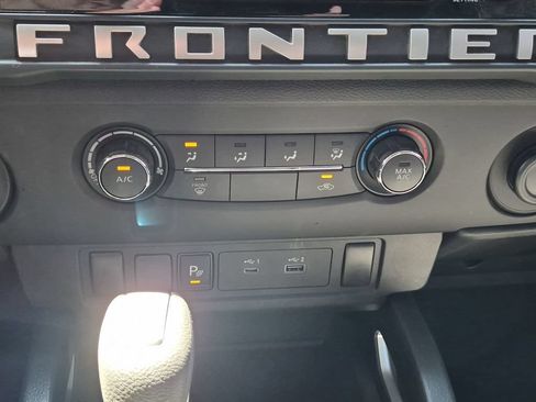 Certified 2025 Nissan Frontier SV RWD image 22