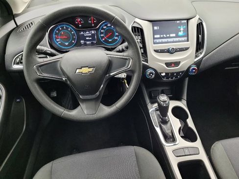 Used 2017 Chevrolet Cruze LS image 22