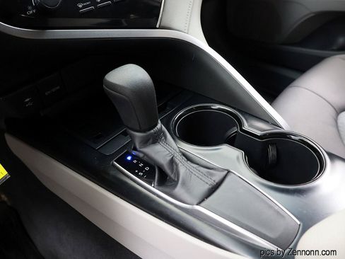Used 2018 Toyota Camry LE FWD image 20