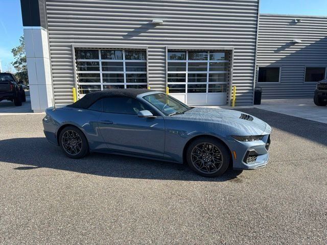 Used 2025 Ford Mustang GT Premium w/ GT Performance Package RWD image 2