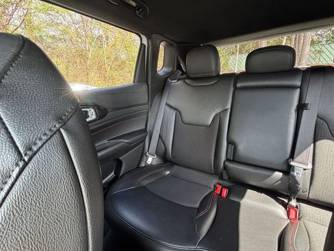 Used 2025 Jeep Compass Trailhawk w/ Trailer Tow Group image 39