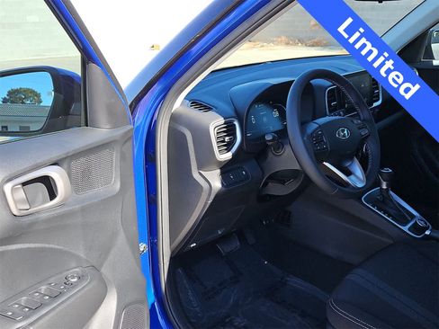 Certified 2025 Hyundai Venue Limited image 10