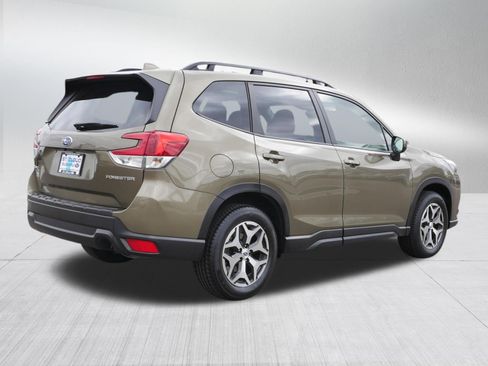 Used 2023 Subaru Forester Premium AWD/4WD image 7