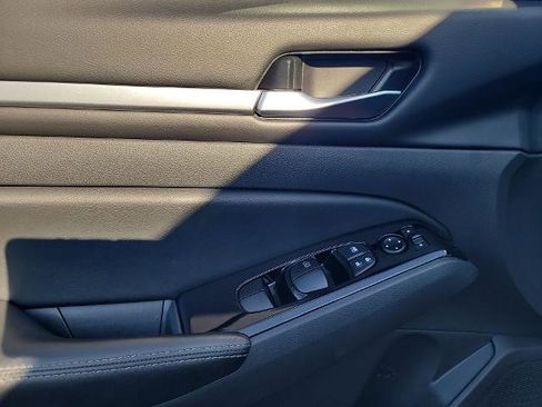 Used 2023 Nissan Altima 2.5 SV image 21