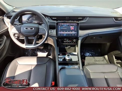 Used 2023 Jeep Grand Cherokee L Limited w/ Black Appearance Package AWD/4WD image 26