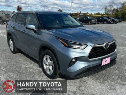 Certified 2022 Toyota Highlander LE