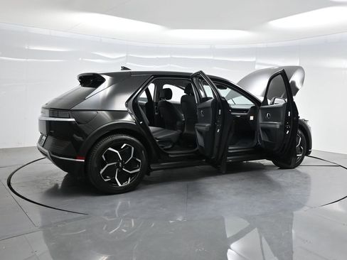 Used 2022 Hyundai Ioniq 5 SEL AWD/4WD image 5