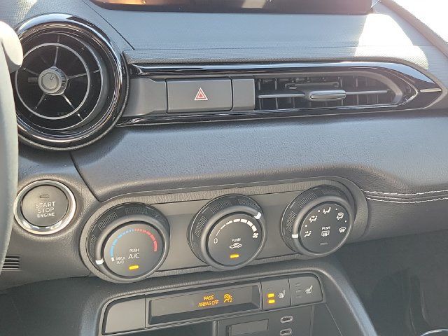 New 2026 MAZDA MX-5 Miata Club w/ Interior Package RWD image 13