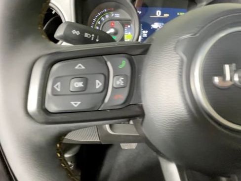 Used 2024 Jeep Wrangler Unlimited w/ Convenience Group AWD/4WD image 22