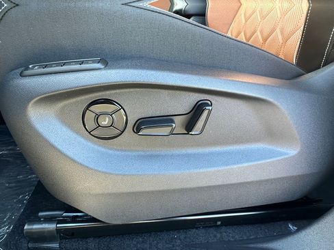 New 2026 Volkswagen Tiguan SEL R-Line image 10