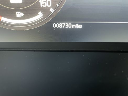 Certified 2025 Land Rover Defender 110 X-Dynamic SE AWD/4WD image 25
