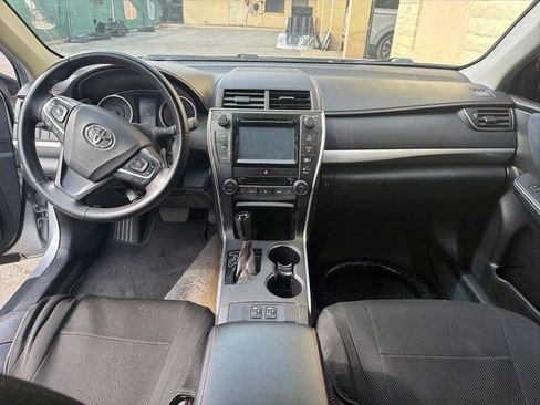 Used 2015 Toyota Camry XSE image 9