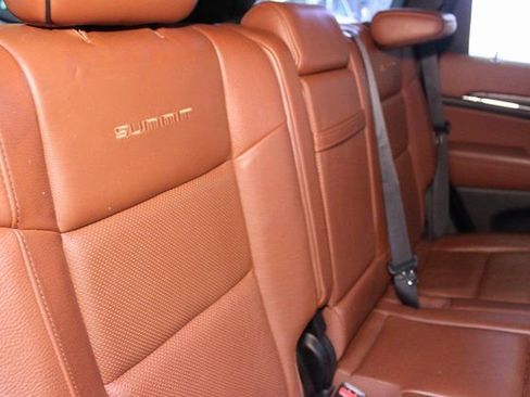 Used 2019 Jeep Grand Cherokee Summit image 14