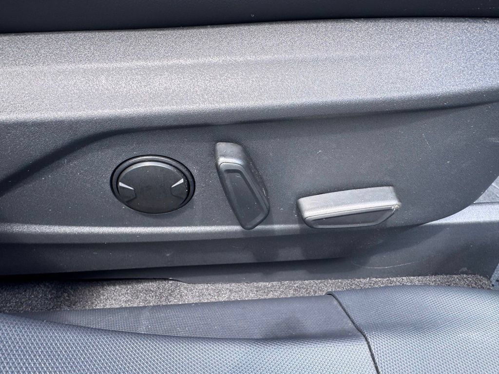 Used 2025 Ford Mustang Mach-E Premium RWD image 28