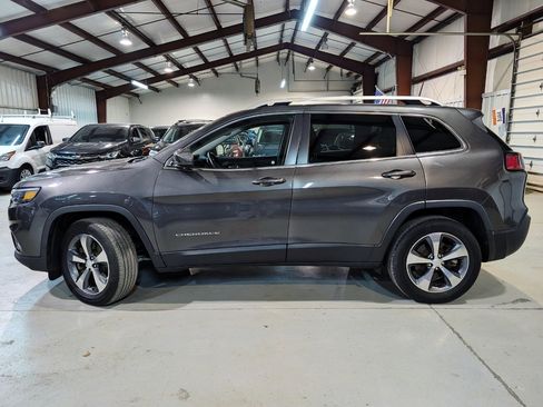 Used 2019 Jeep Cherokee Limited w/ Trailer Tow Group image 3