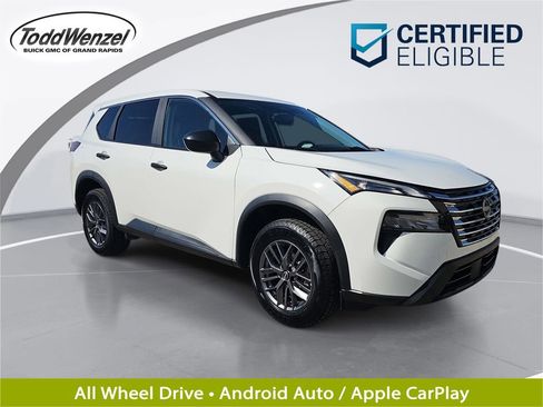 Used 2024 Nissan Rogue S AWD/4WD image 1