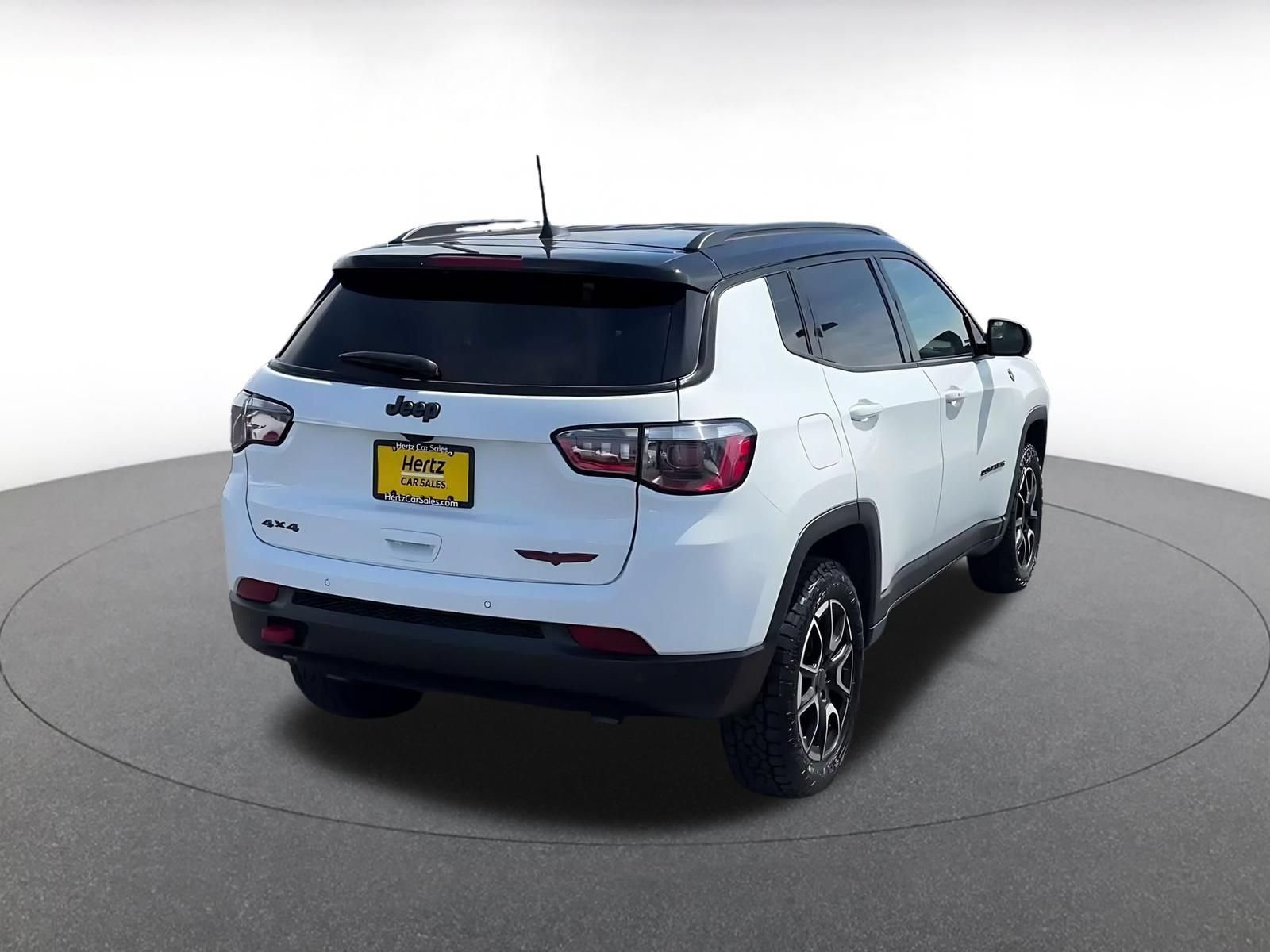 Used 2025 Jeep Compass Trailhawk AWD/4WD image 13