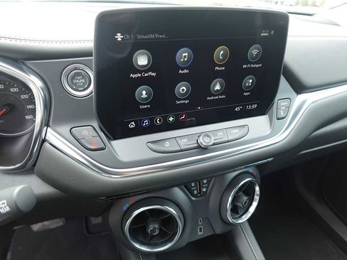 Used 2025 Chevrolet Blazer LT AWD/4WD image 19
