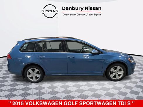 Used 2015 Volkswagen Golf TDI S FWD image 2