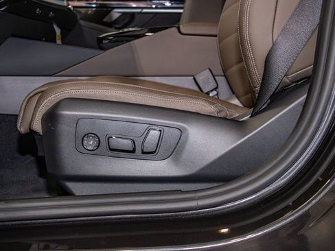 New 2026 BMW 550e xDrive image 15