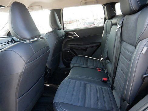 New 2026 Mitsubishi Outlander SE image 5