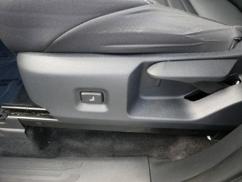 Certified 2024 Toyota Tacoma TRD Off-Road AWD/4WD image 16