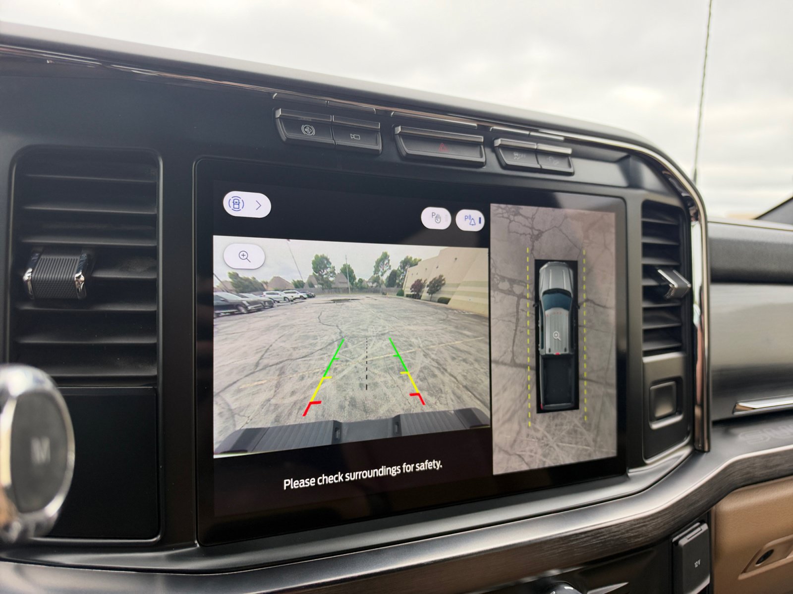 Used 2023 Ford F350 Lariat w/ Chrome Package AWD/4WD image 30