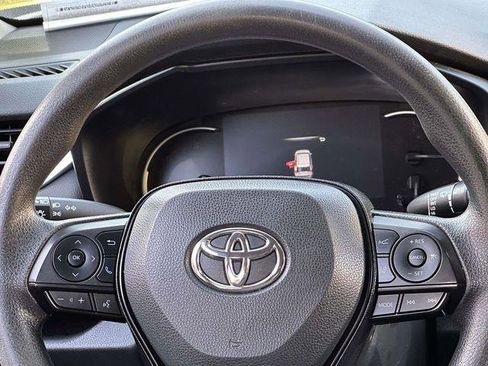 Used 2023 Toyota RAV4 XLE image 20
