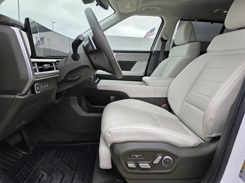 Used 2025 Hyundai Santa Fe Calligraphy image 19