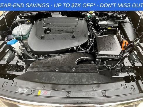 Used 2025 Volvo XC40 B5 Core w/ Protection Package Premier image 29