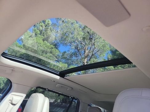 Certified 2023 Lincoln Aviator Reserve w/ Equipment Group 201A image 7