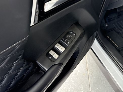 Used 2022 Mitsubishi Outlander SEL image 15