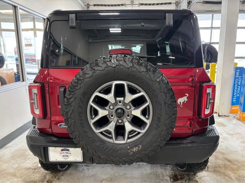 Used 2025 Ford Bronco Badlands image 4