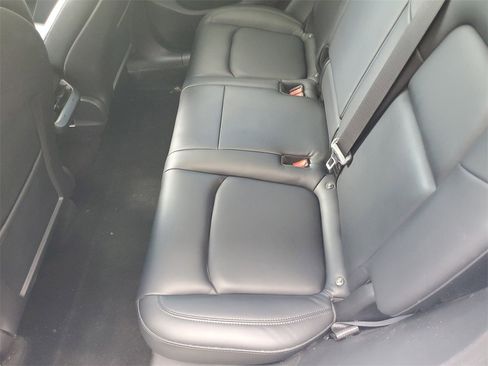 Used 2021 Tesla Model Y Long Range image 8